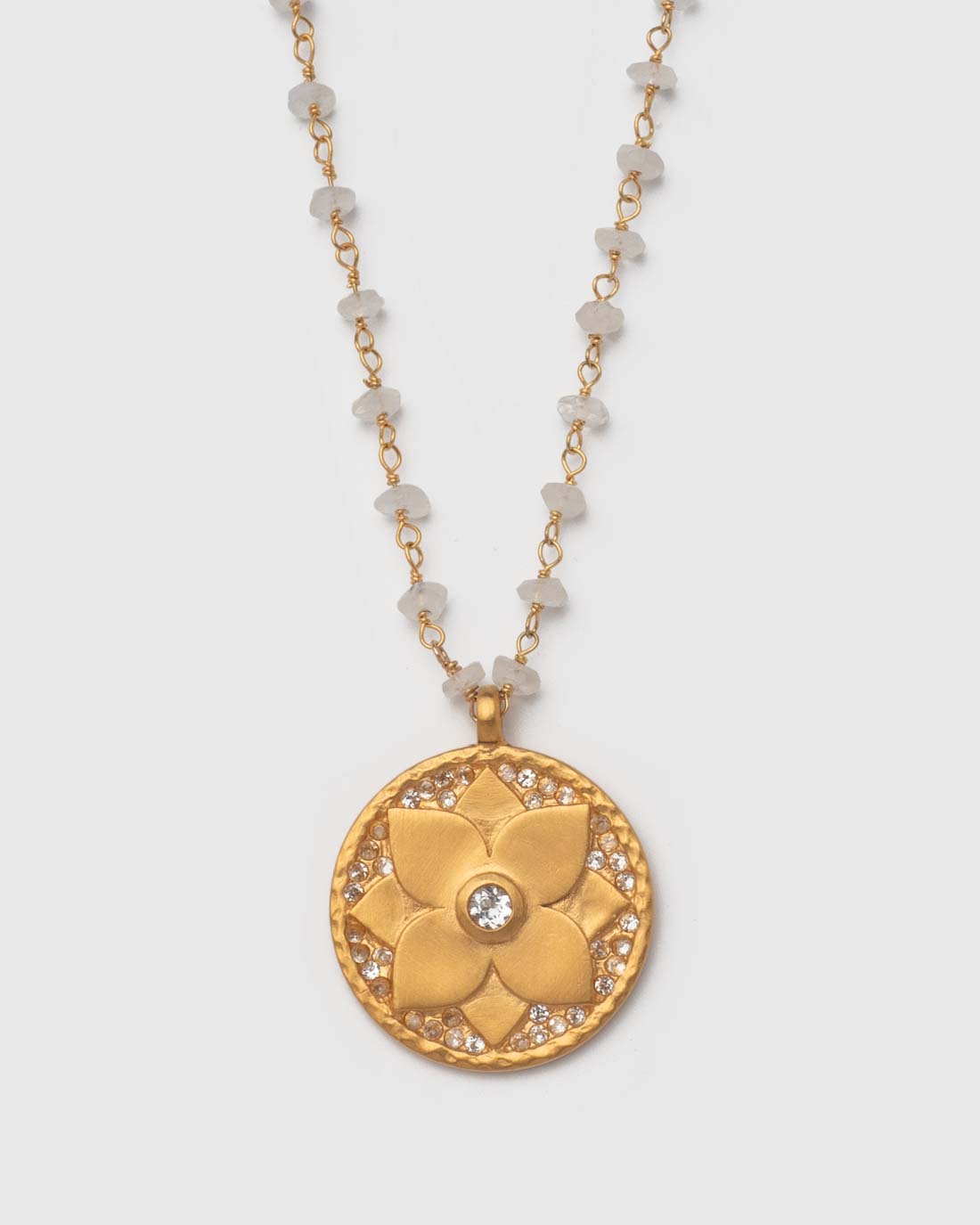 Satya Halskette mit Mandala in Blumenmotiv Unkategorisiert online kaufen Satya Halskette mit Mandala in Blumenmotiv Unkategorisiert online kaufen