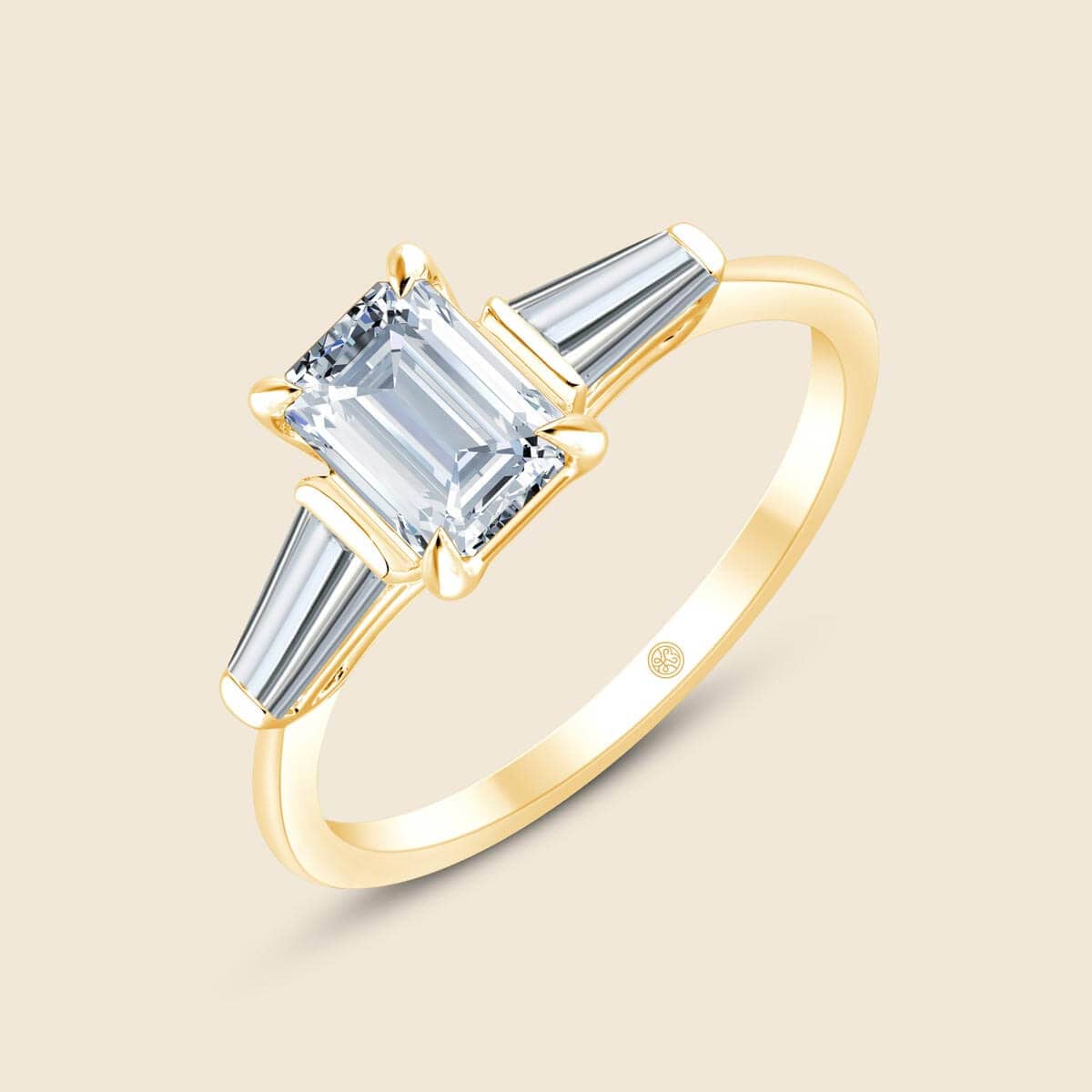 Lily Emerald Tapered Tri Ring Verlobungsring mit Smaragd Schliff mit Labordiamant für Damen - Gelb / 18k Gold von Pukka Berlin Unkategorisiert online kaufen