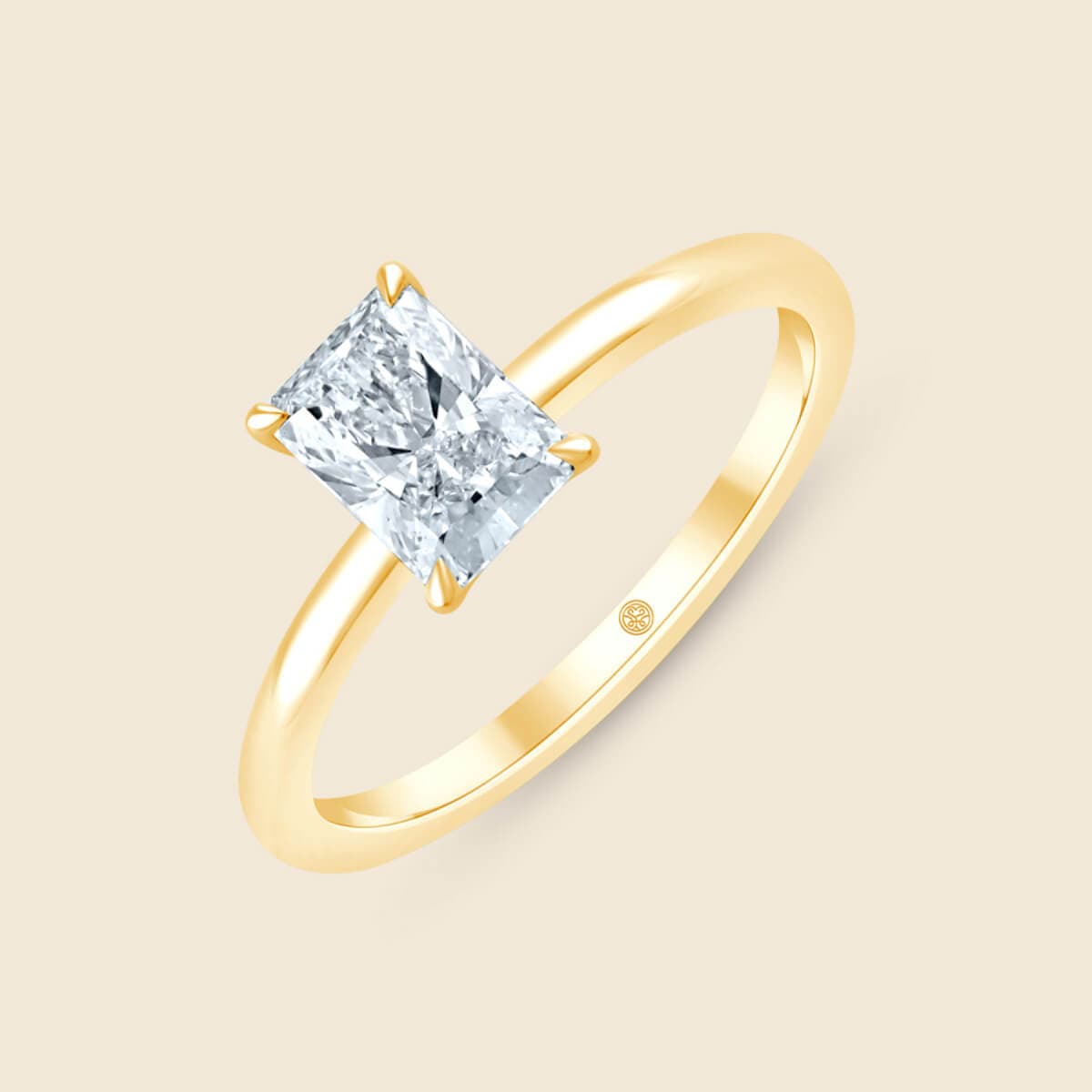 Lily Radiant Ring Verlobungsring mit Radiant Schliff mit Labordiamant für Damen - Gelb / 14k Gold von Pukka Berlin Unkategorisiert online kaufen Lily Radiant Ring Verlobungsring mit Radiant Schliff mit Labordiamant für Damen - Gelb / 14k Gold von Pukka Berlin Unkategorisiert online kaufen