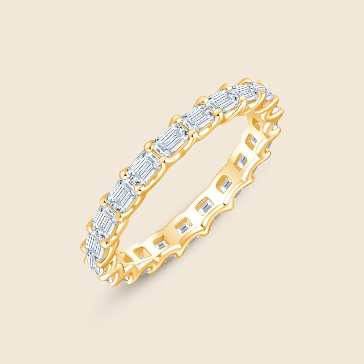 Peculiar Sleeping Emerald Eternity Band Ehering mit Smaragd Schliff mit Labordiamant für Damen - Gelb / 14k Gold von Pukka Berlin Unkategorisiert online kaufen